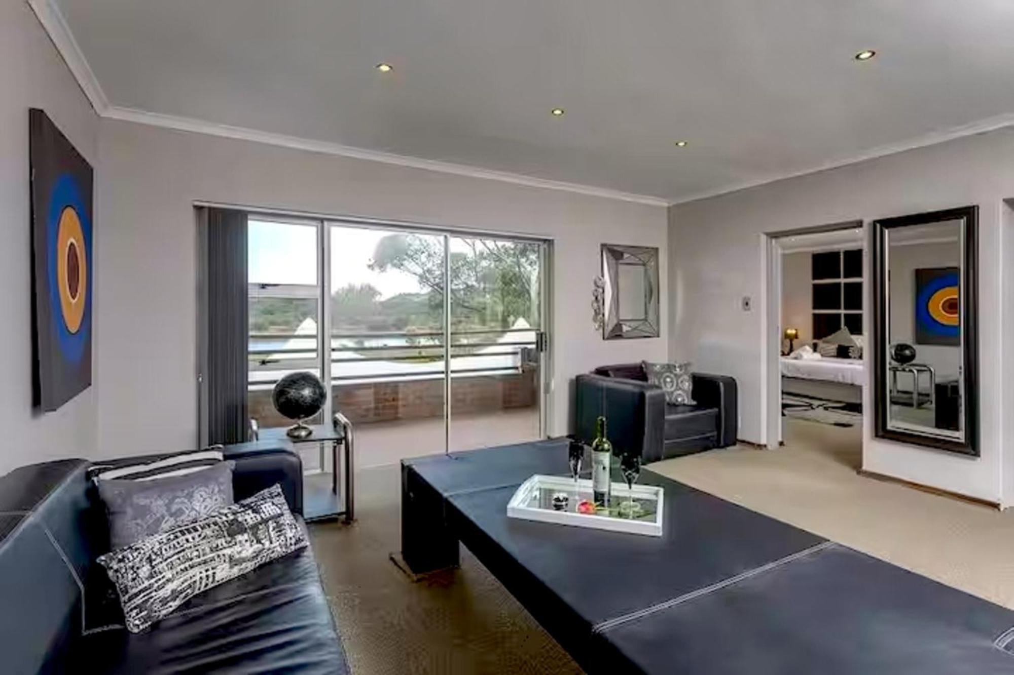 Вилла 90 On Wellington Колчестер Экстерьер фото